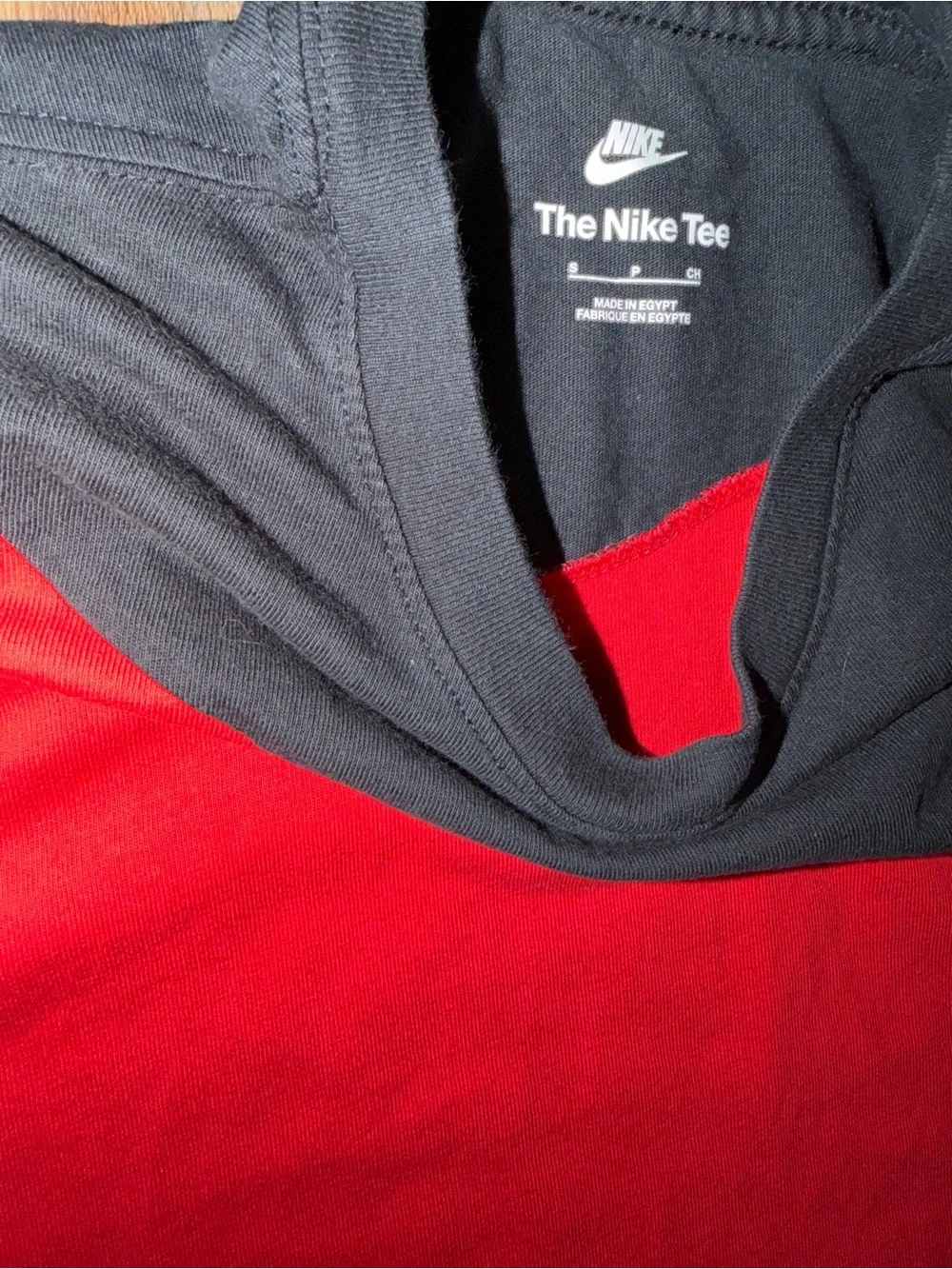 Nike Shirt mens small Red Colorblock Tee Sportswear Color Clash DV9629-857